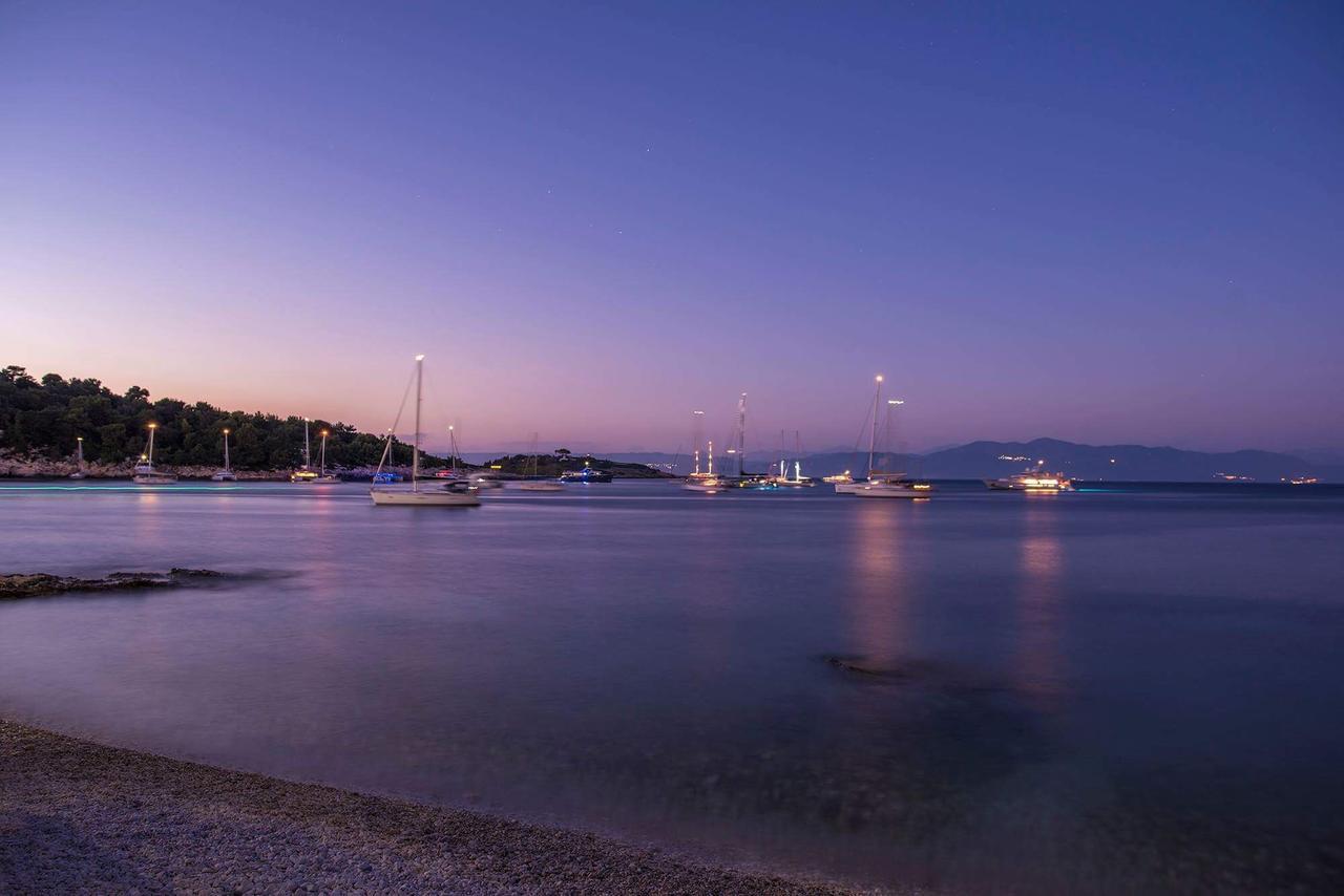 Avali Luxury Houses Gaios Exterior photo